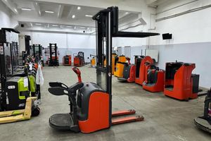 Штабелер Linde L14 AP для клиента в Каменское