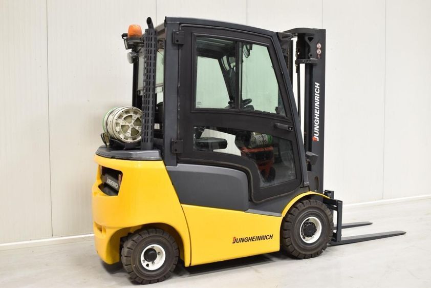Газовый погрузчик JUNGHEINRICH TFG 316