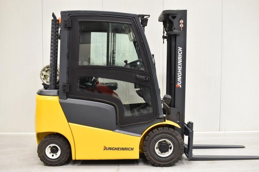 Газовый погрузчик JUNGHEINRICH TFG 316
