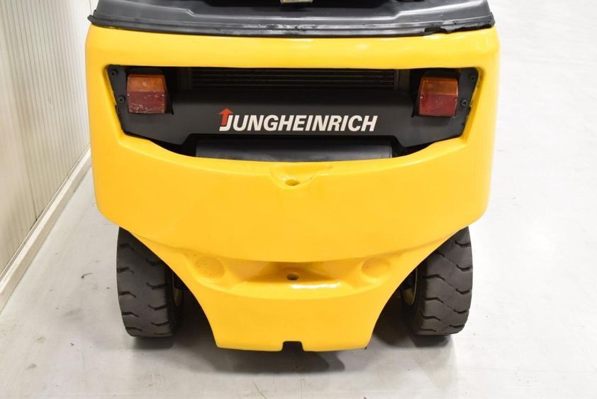 Газовый погрузчик JUNGHEINRICH TFG 316