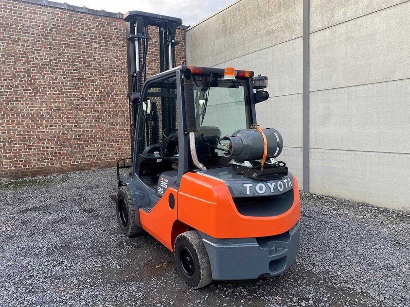 Газовий навантажувач TOYOTA 02-8FGJF35