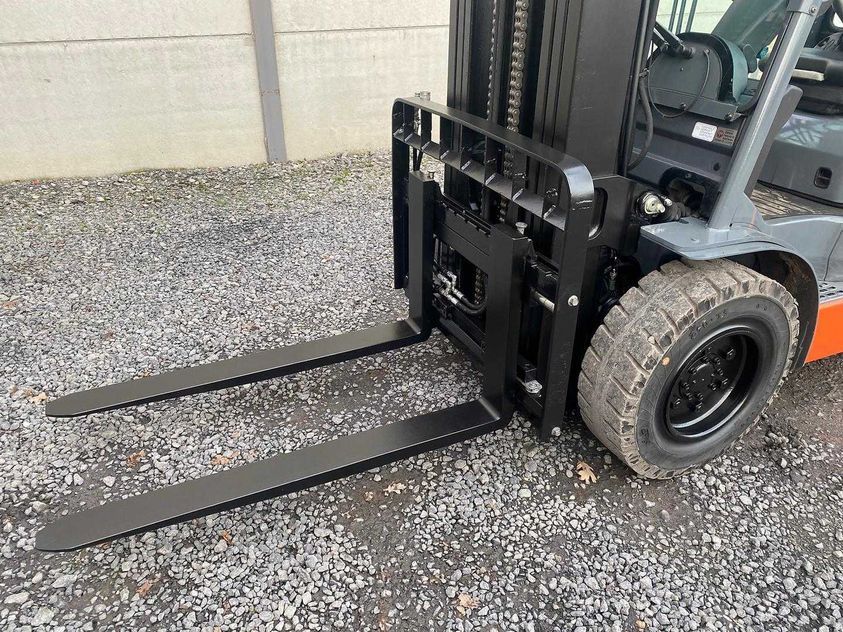 Газовий навантажувач TOYOTA 02-8FGJF35