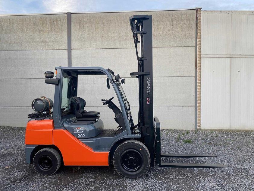 Газовий навантажувач TOYOTA 02-8FGJF35