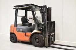 Дизельный погрузчик TOYOTA 62-7FDF25