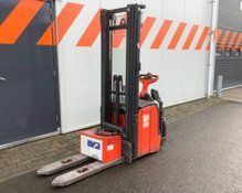 Электрический штабелер LINDE L14AP с откидной платформой