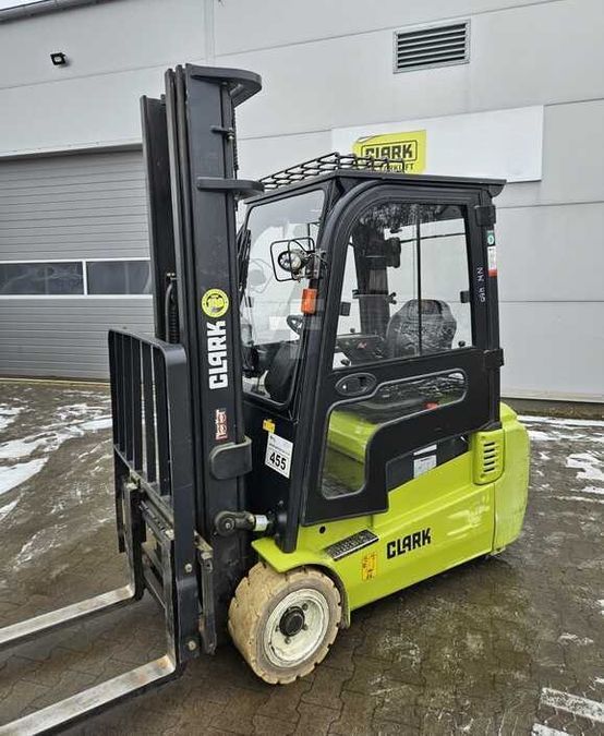 Електричний навантажувач CLARK GTX20S