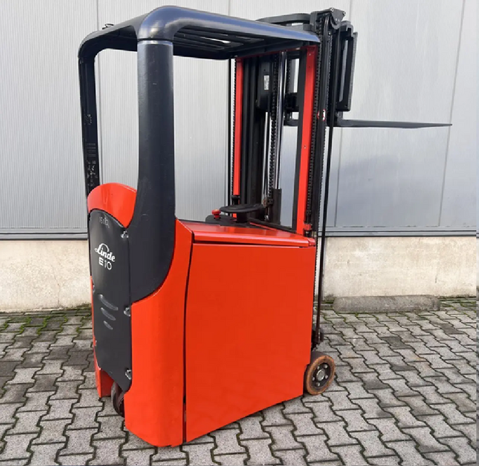 Електричний навантажувач Linde E10 трьохопорний