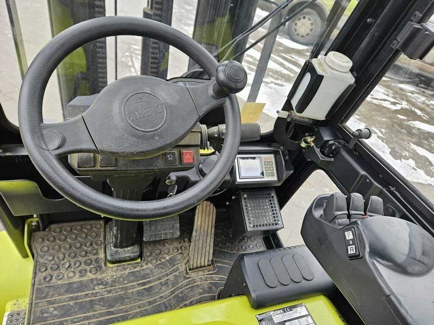 Електричний навантажувач CLARK GTX20S