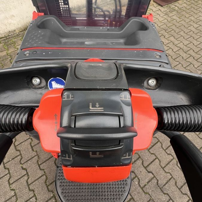 Электрический штабелер LINDE L06AC-AP