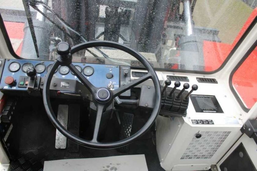 Дизельний навантажувач SveTruck 32120-46 (32 тонн)