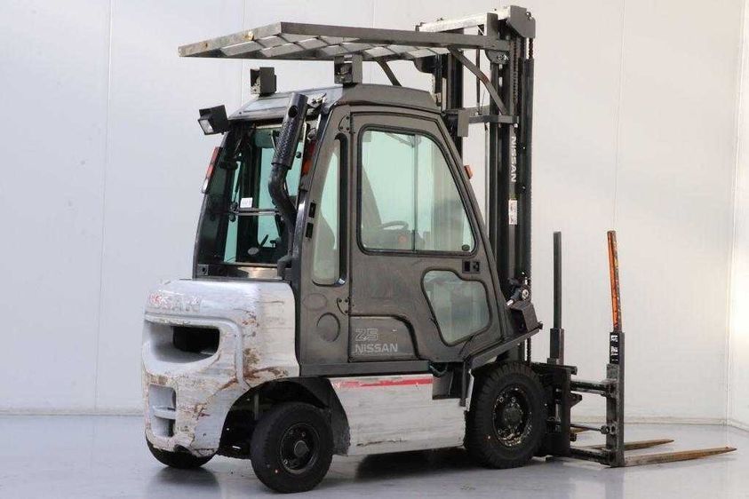 Дизельний навантажувач NISSAN Y1D2A25Q