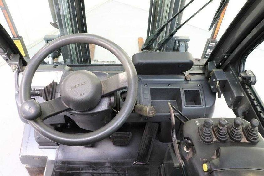 Дизельний навантажувач NISSAN Y1D2A25Q