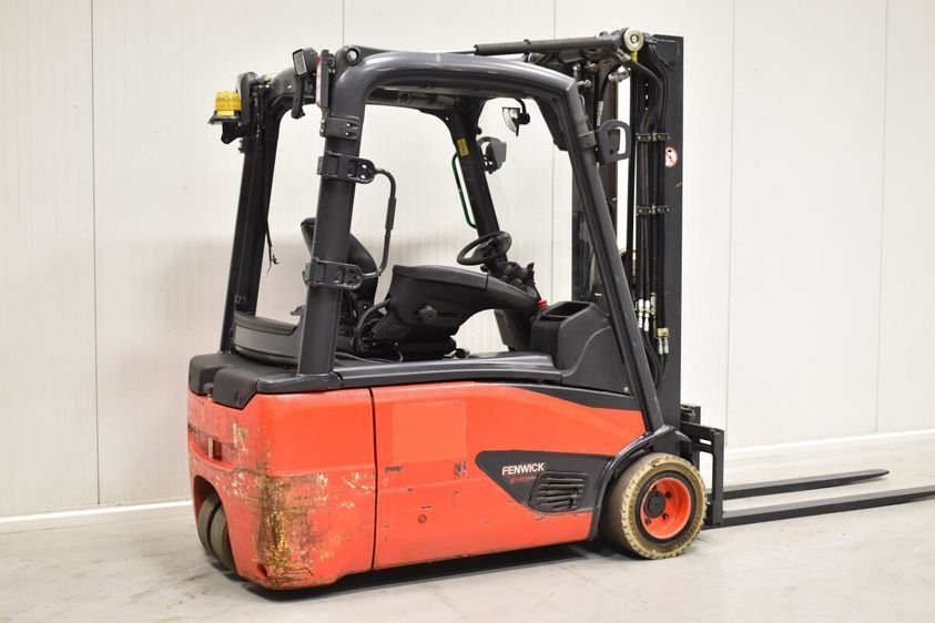 Электрический погрузчик LINDE E 20 L-02 трехопорный