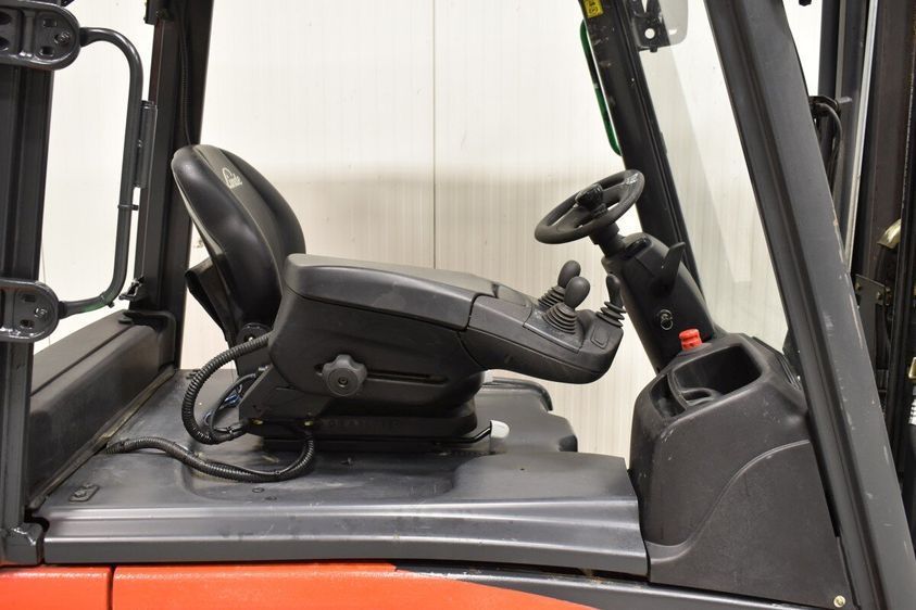Электрический погрузчик LINDE E 20 L-02 трехопорный