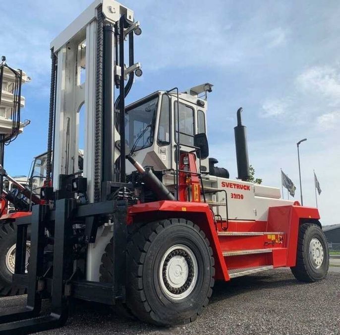 Дизельный погрузчик SveTruck 32120-50 (32 тонн)