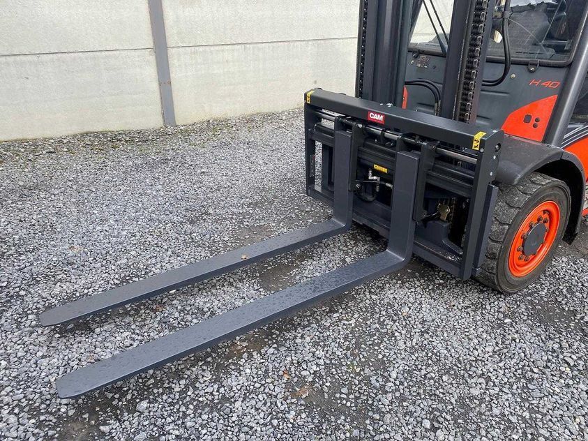 Газовый погрузчик LINDE H40T-01