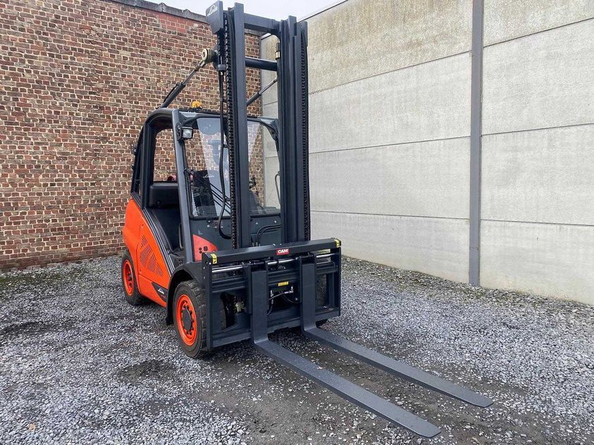 Газовый погрузчик LINDE H40T-01