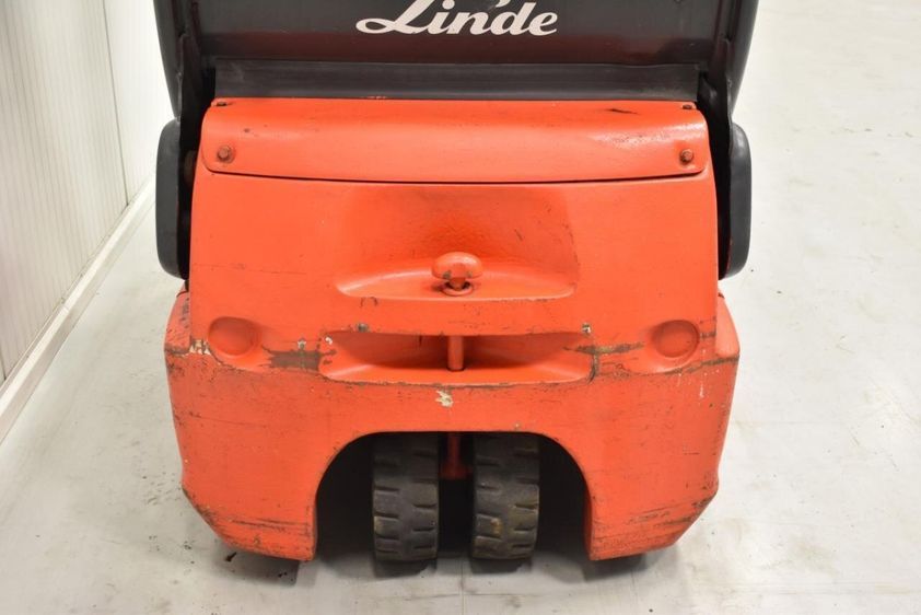 Электрический погрузчик LINDE E14-02 трехопорный