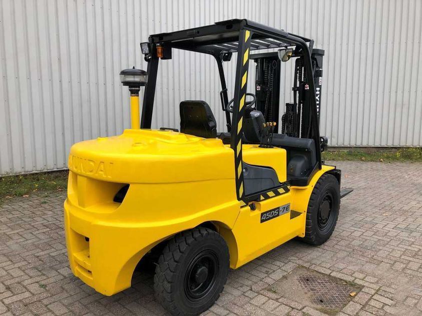 Дизельний навантажувач HYUNDAI 45DS-7E контейнерний
