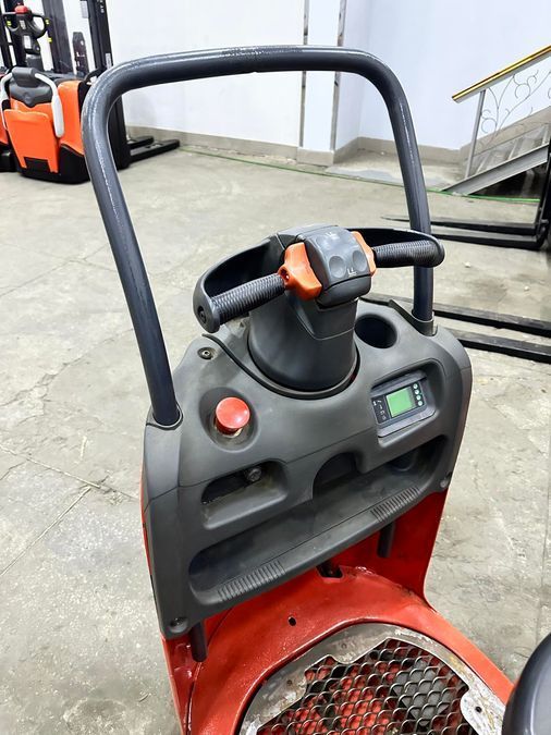 Комплектувальник замовлень LINDE N 20 LX. Висота підйому 960 мм.