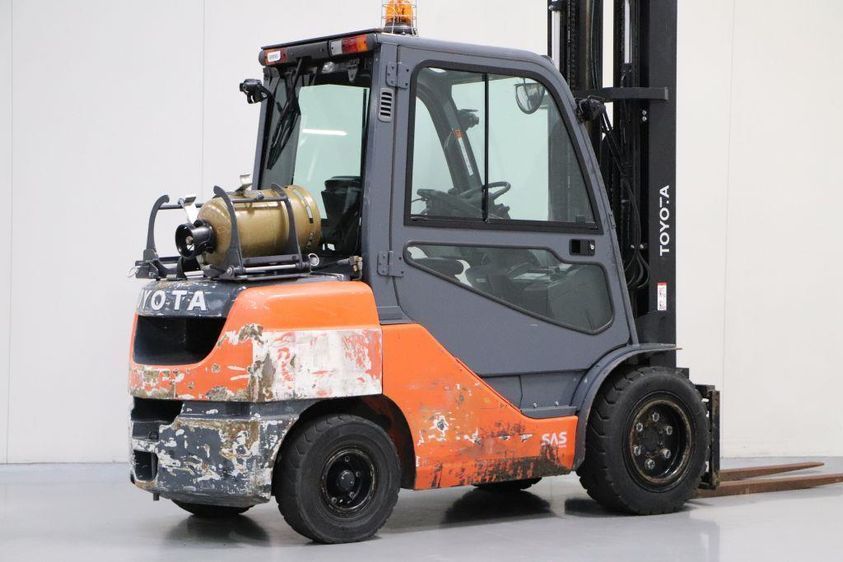 Газовий навантажувач TOYOTA 02-8FGJF35
