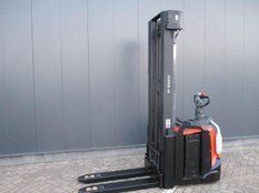 Электрический штабелер Toyota SPE 160L с Акб 2024 г.
