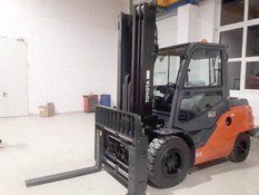 Дизельний навантажувач TOYOTA 40-8FD50N