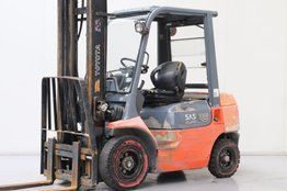 Дизельный погрузчик TOYOTA 62-7FDF25