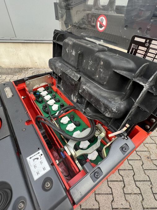 Електричний штабелер LINDE L06AC з відкидною платформою оператора