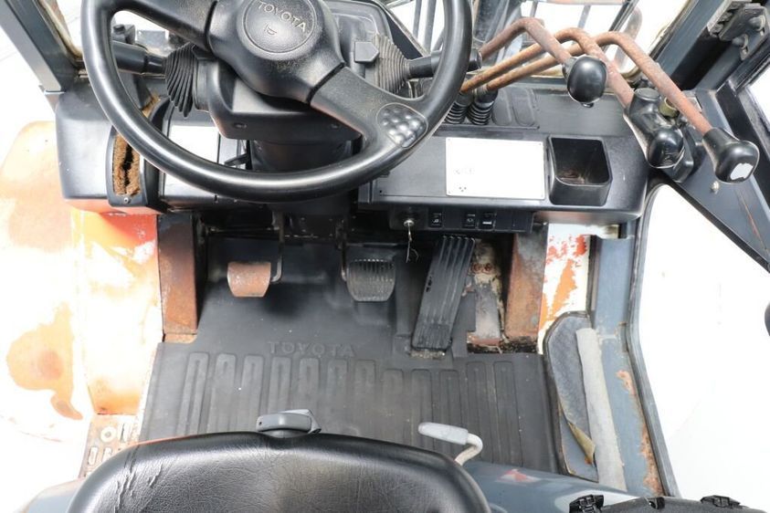 Дизельний навантажувач TOYOTA 62-7FDF30