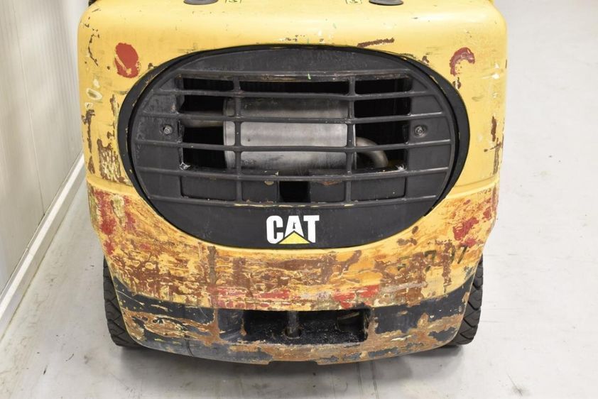 Дизельный погрузчик CATERPILLAR DP 15 K