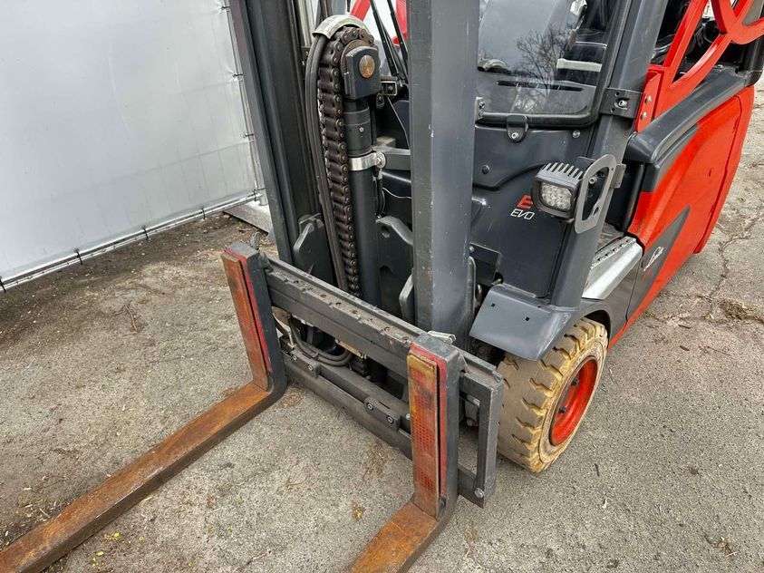 Электрический погрузчик LINDE E16-02
