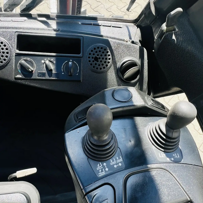 Дизельний навантажувач LINDE H30D-02 (серія 393)