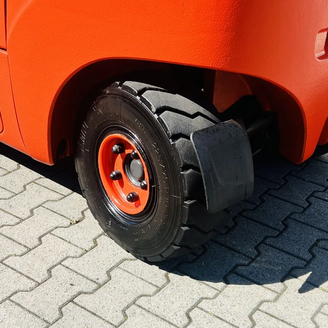 Дизельний навантажувач LINDE H30D-02 (серія 393)