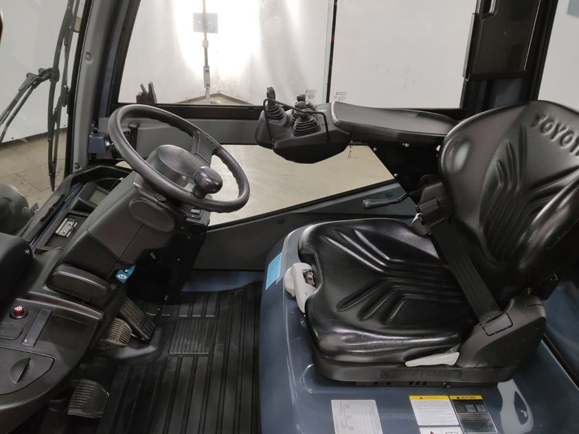 Газовий навантажувач TOYOTA 02-8FGF30