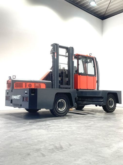 Дизельний бічнийнавантажувач COMBILIFT C5000FSL (Для роботи з довгомірним, негабаритним вантажем)
