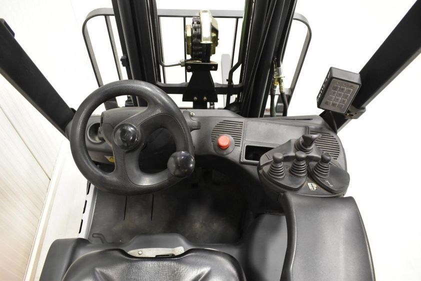 Электрический погрузчик LINDE E12-01 трехопорный