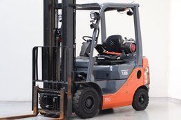 Газовий навантажувач TOYOTA 06-8FG18F
