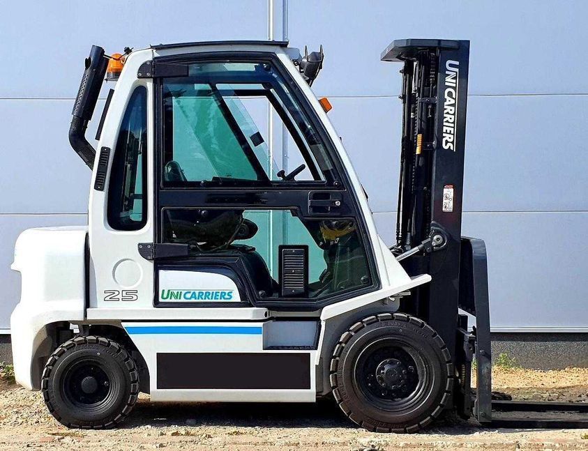 Дизельный погрузчик UNICARRIERS Y1D2A25Q DX25 / NISSAN