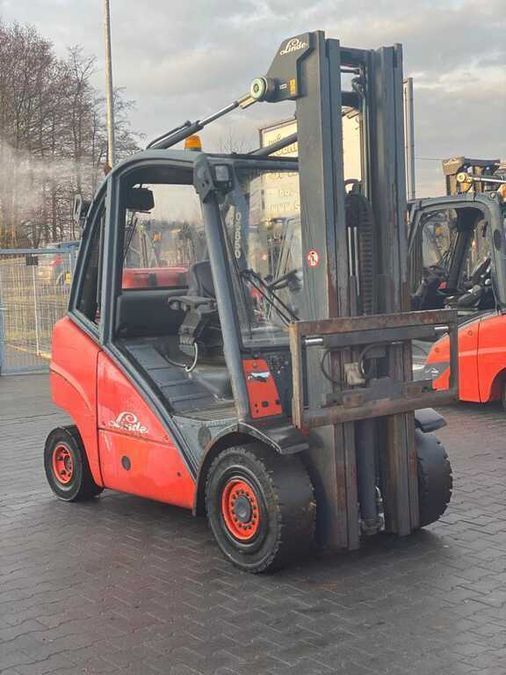 Газовий навантажувач LINDE H30T 393 серія