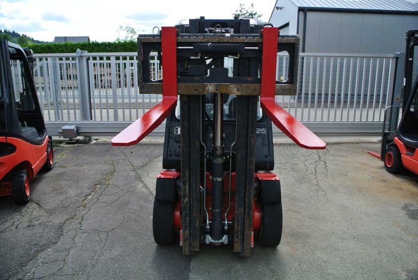 Дизельний навантажувач LINDE H25D-03 351
