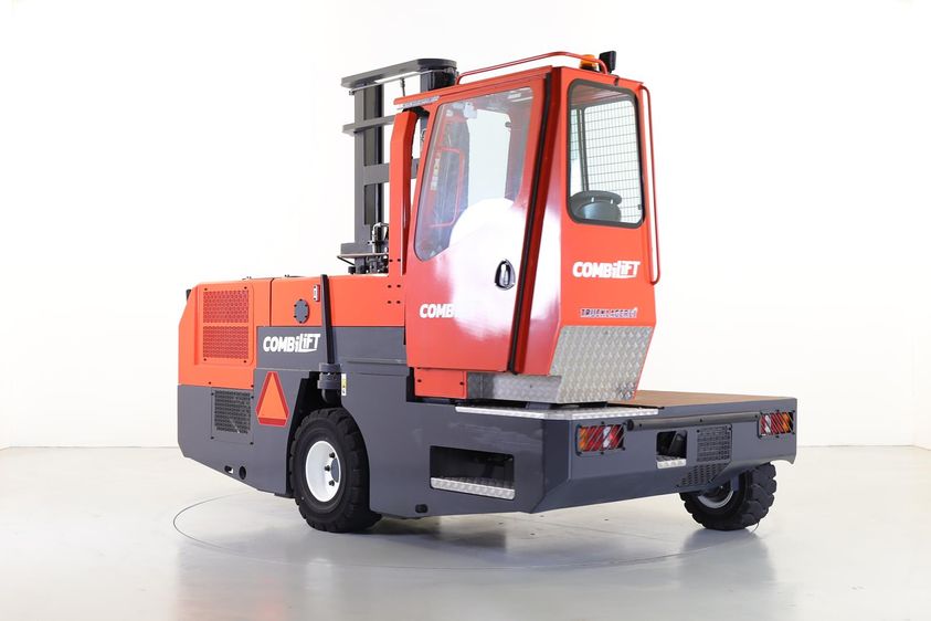 Боковой 4-х ходовый погрузчик COMBILIFT C500SR (сайдлоадер)