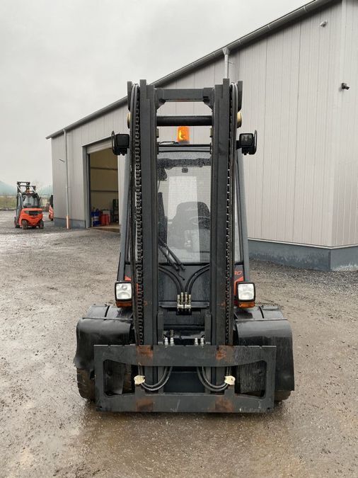 Дизельний навантажувач Linde H30D-02