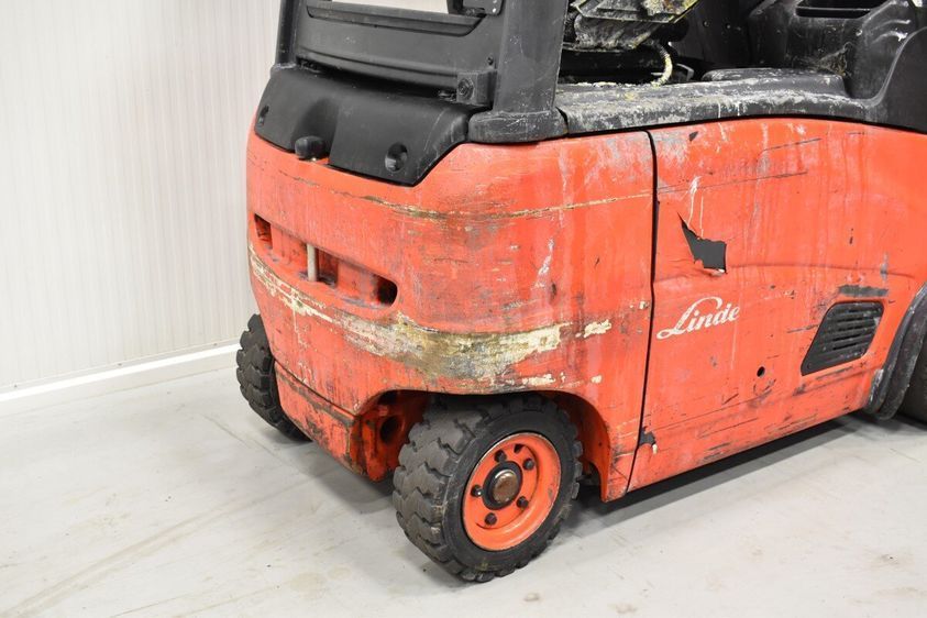 Електричний навантажувач LINDE E 20 PH-01