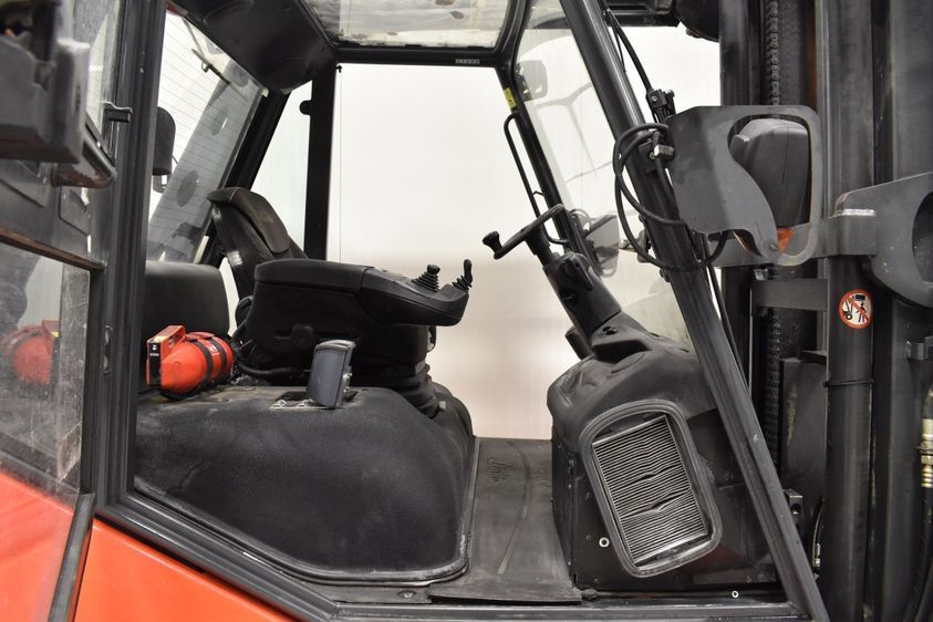 Газовый погрузчик LINDE H70T-02