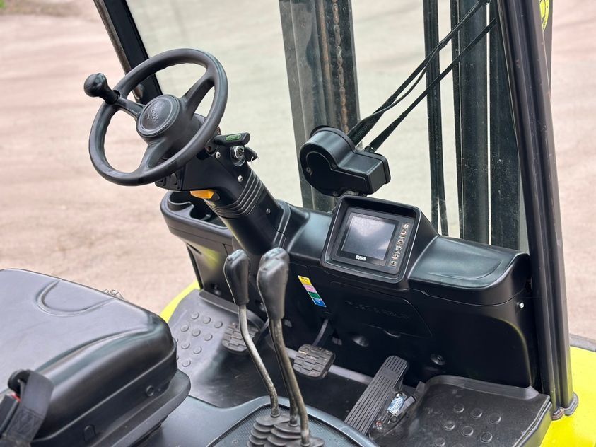 Газовий навантажувач CLARK S30L