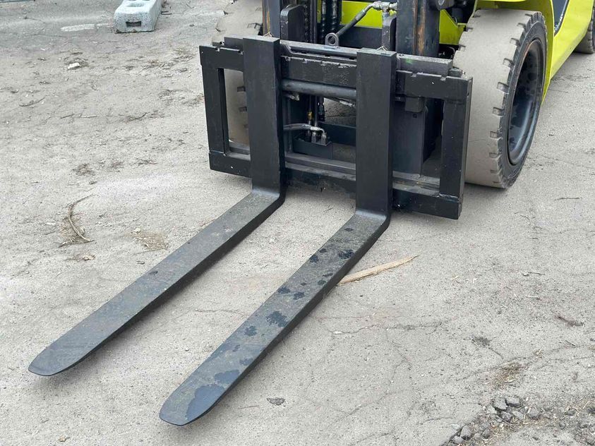 Газовий навантажувач CLARK S30L