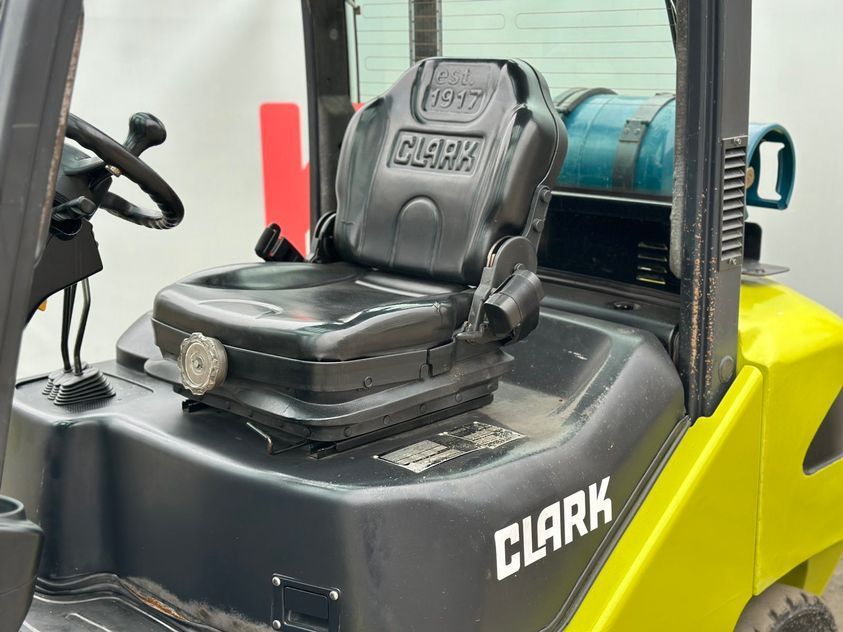 Газовий навантажувач CLARK S30L