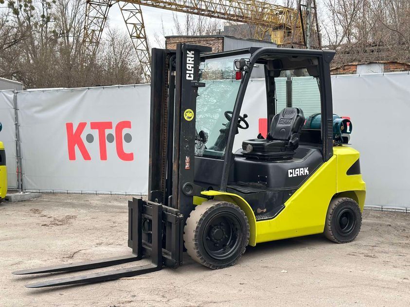 Газовий навантажувач CLARK S30L