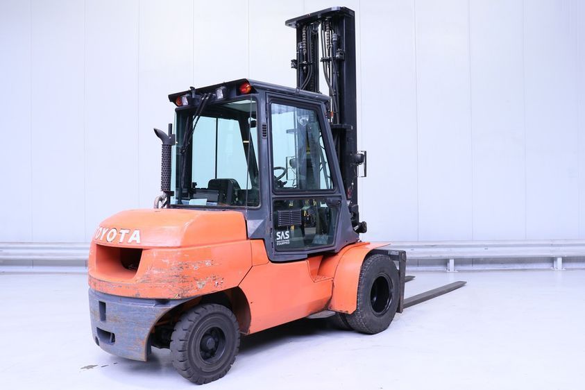 Дизельный погрузчик TOYOTA 42-7FDA50